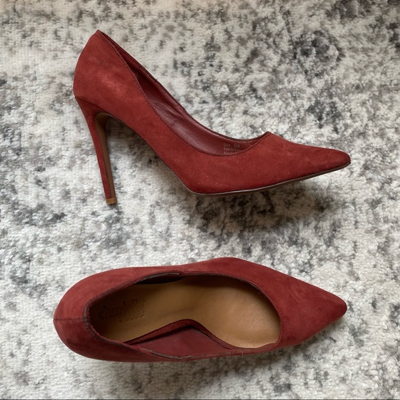 Red Heels - Picture 3 of 4